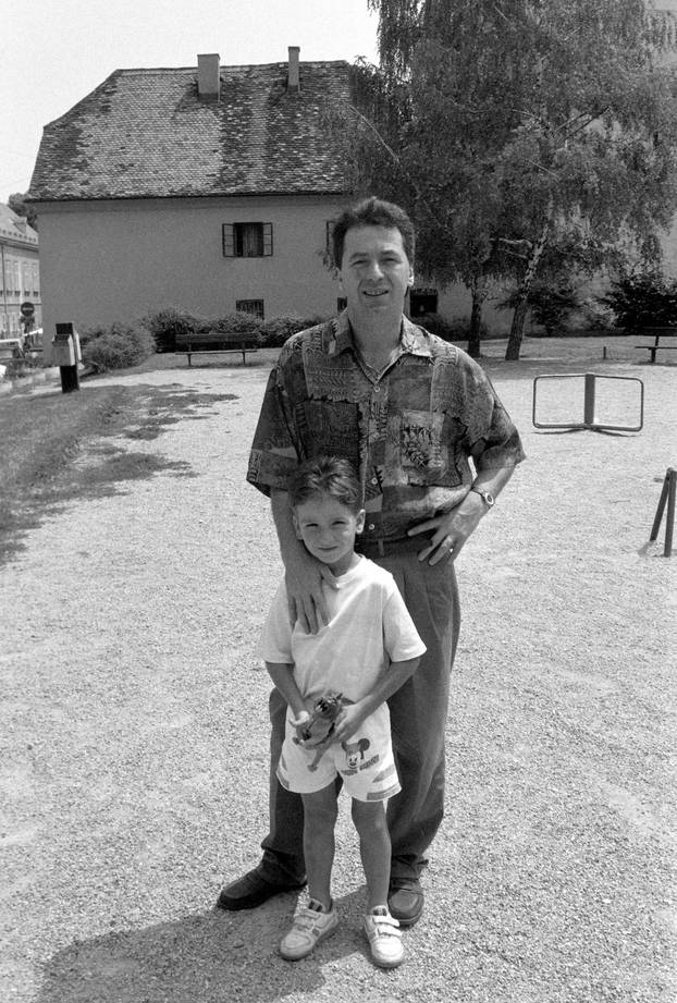 Zagreb: Pjevač Tomislav Ivčić, srpanj 1990.