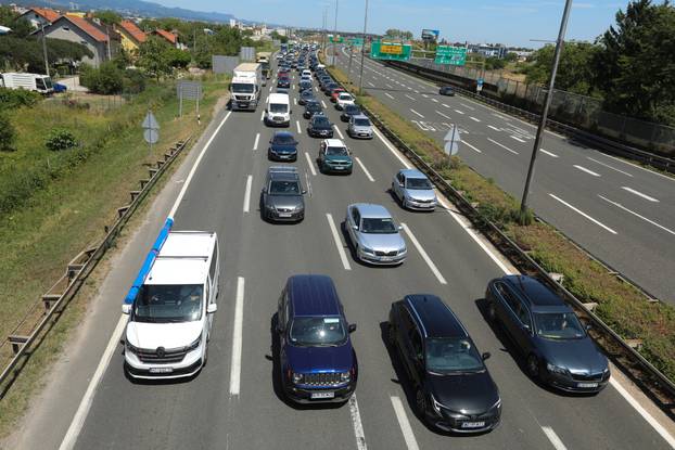 Zagreb: Velike gužve na naplatnoj postaji Lučko