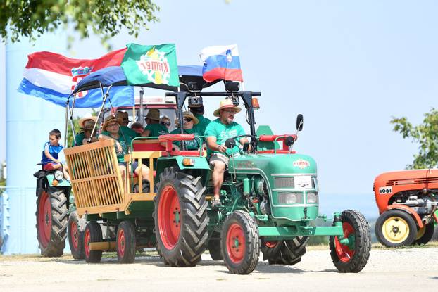 Sveti Urban: Međunarodni traktorski rally na štrigovskim vinogradima 