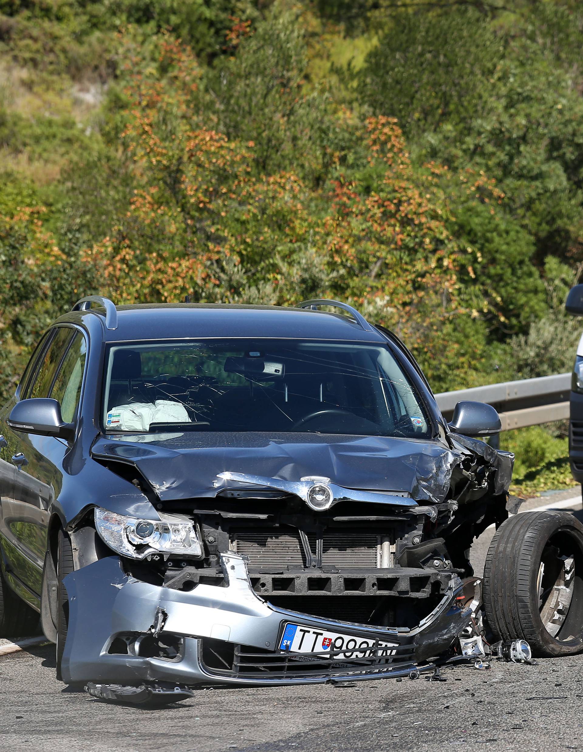 Nesreća kod Pirovca: Rezali su lim na autu da izvuku žrtve