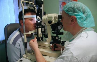 Putem videolinka liječnici su pratili operaciju očiju 