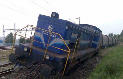 Teretni vlak iskliznuo s tračnica kraj Siska