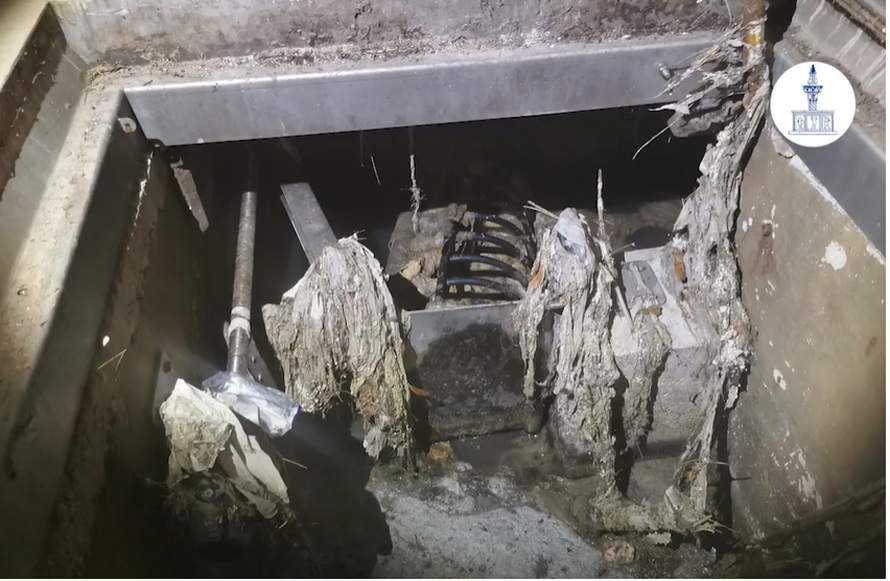 Fekalije na plaži: Ubacili stalak za bicikle u sustav pa izazvali prelijevanje kanalizacije u more