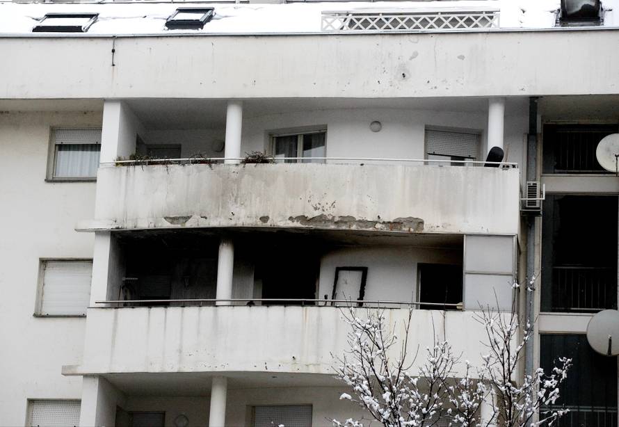 Marko je očajnički tražio zrak, opečenoj Nadi nije bilo spasa...