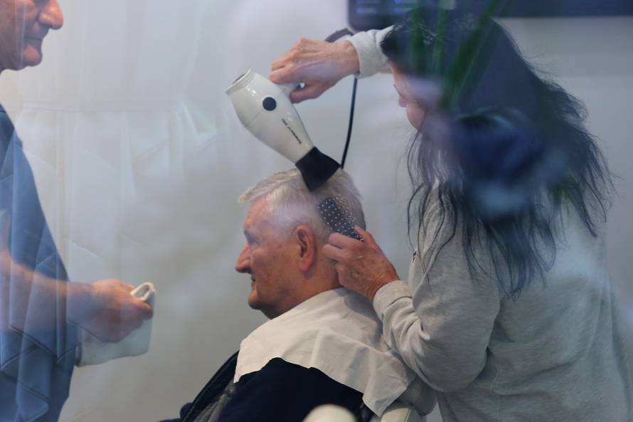 Gazda je 'vratio' staru frizuru i poručio svima: Osvojit ću vlast!