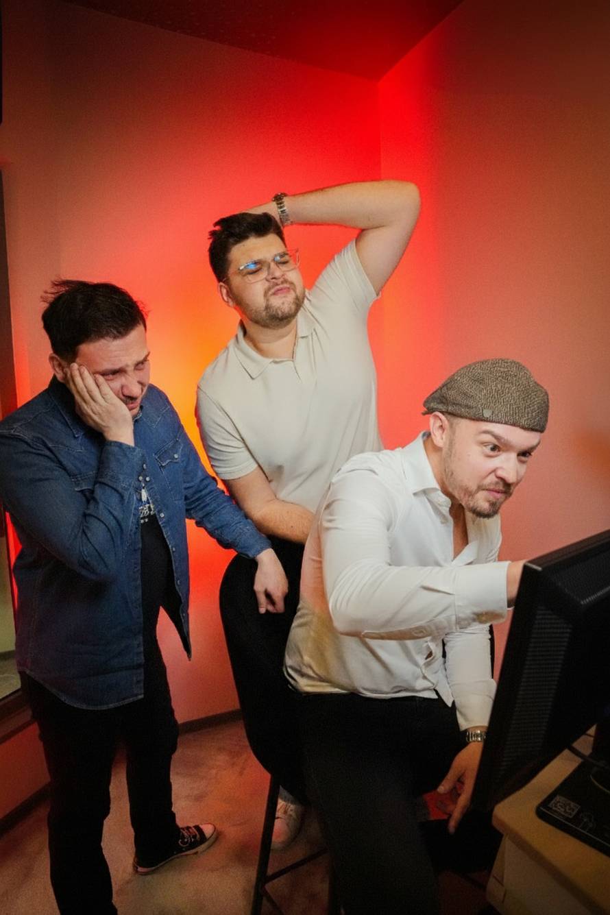 Mejaši otkrili nadrealnu scenu s vatrogasne fešte u Sloveniji