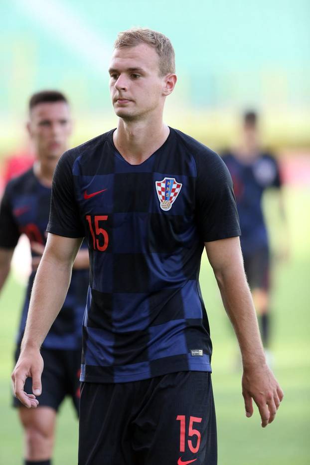 Pula: Mlada hrvatska nogometna reprezentacija u prijateljskom susretu  pobijedila Dansku