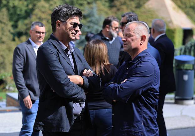 Zagreb: Posljedni ispraćaj novinara Roberta Valdeca 