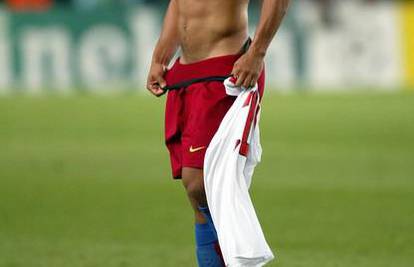 Nepopravljivi Ronaldinho opet viđen u noćnim klubovima...