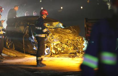 FOTO Sudar dva auta kod Dicma: Četvero ljudi ozlijeđeno