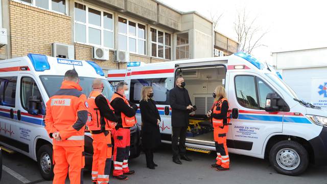 Osije: Sedam novih sanitetskih vozila uručeno hitnoj medicini