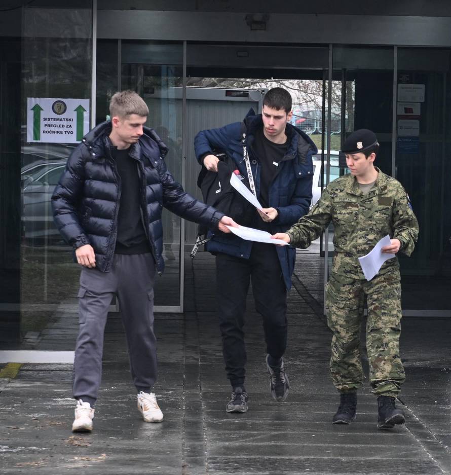 FOTO Ovi mladići od ožujka kreću na vojnu obuku: Otkrili što ih očekuje na pregledu
