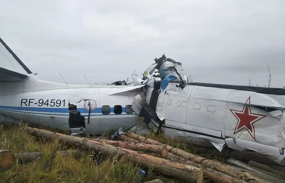Tragedija u Rusiji: 16 mrtvih u padu aviona, sedmero u bolnici