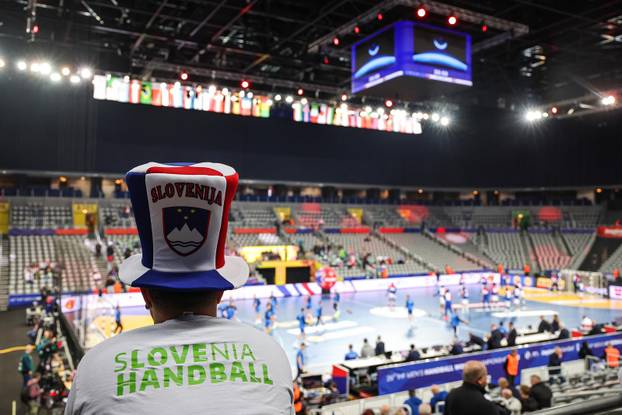 Zagreb: Zagrijavanje igrača na IHF Svjetskom rukometnom prvenstvu 2025., Slovenija - Kuba