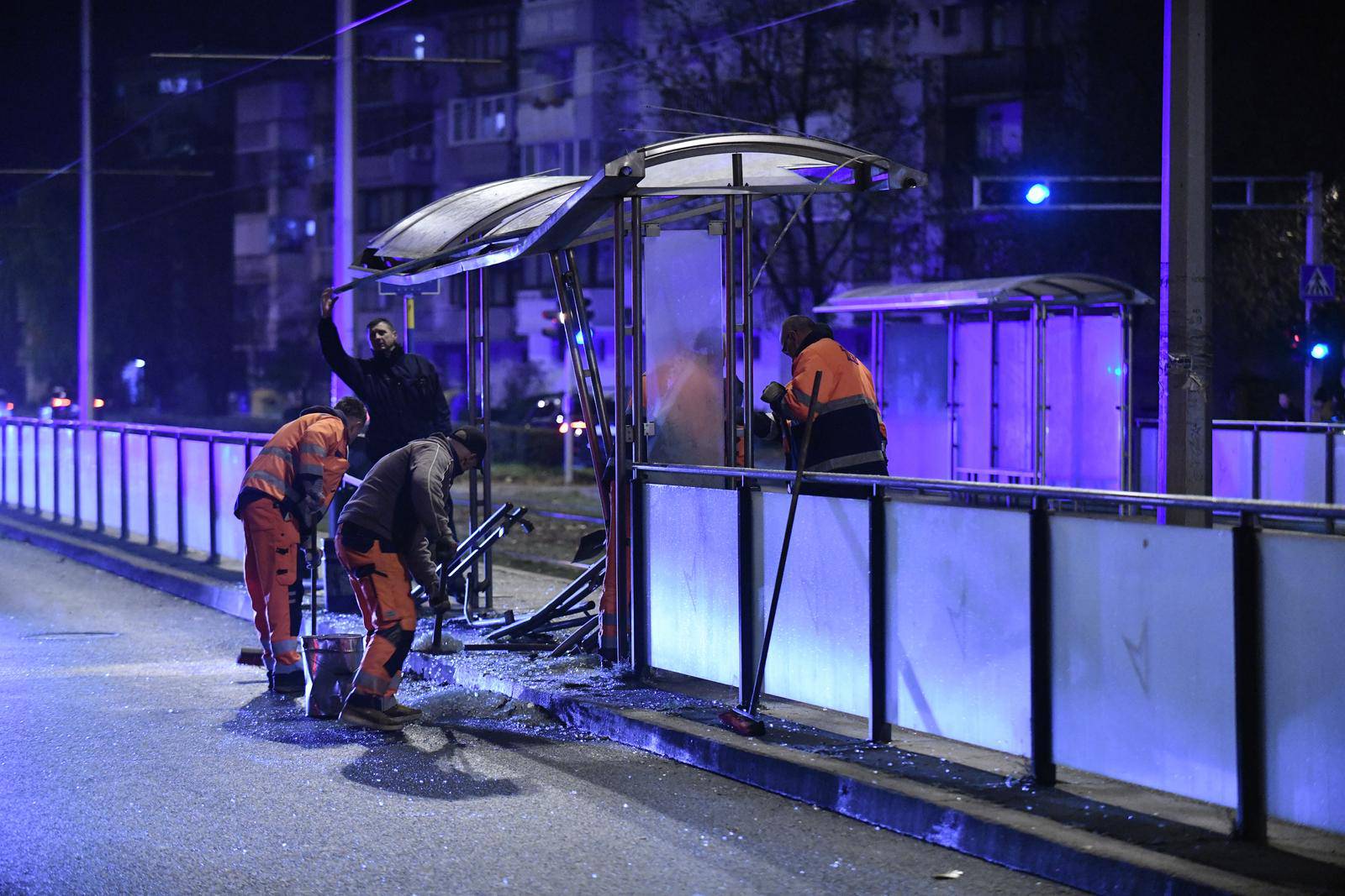 Zagreb: Auto na Horvaćanskoj naletio na tramvajsku stanicu