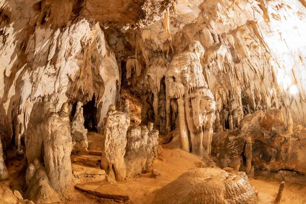 Cerovačke pećine, najveći spiljski kompleks u Hrvatskoj