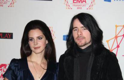 Tajne zaruke: Lana Del Rey se planira udati za rokera Barrieja