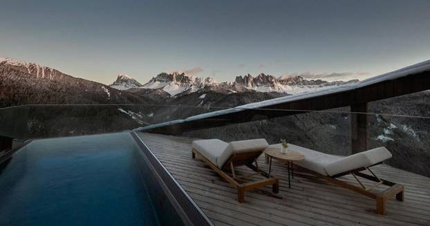 Ovo je jedan od najljepših zimskih resorta u Italiji, a pogled na Dolomite sve govori