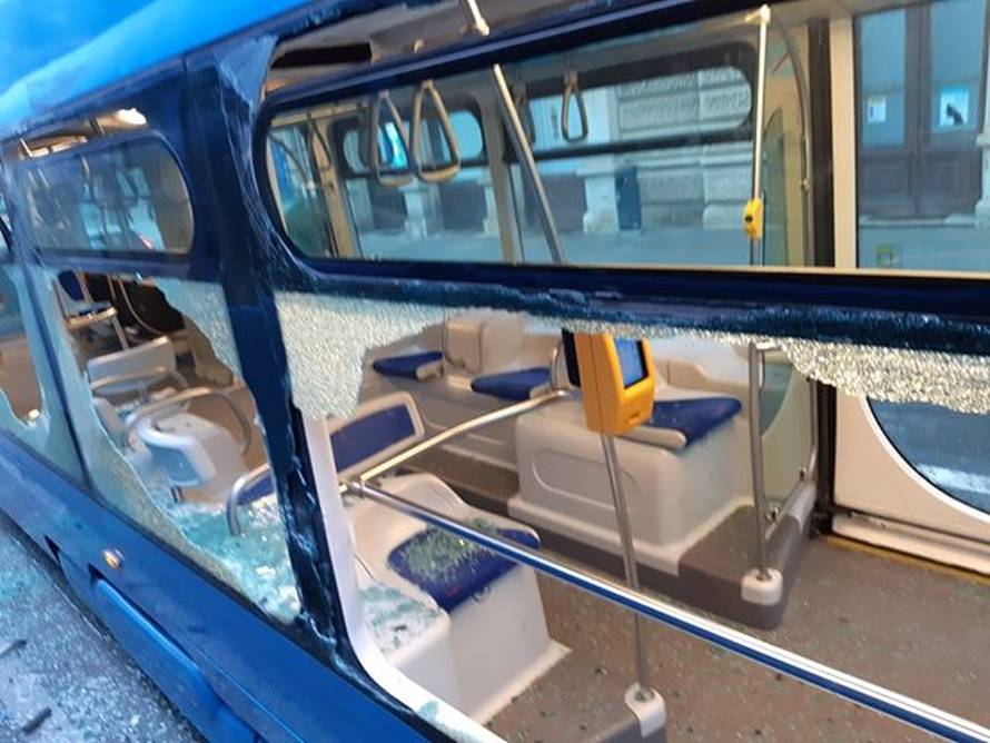 Tramvaji ne voze kroz centar: 'Trola je pala i sve je puknulo'