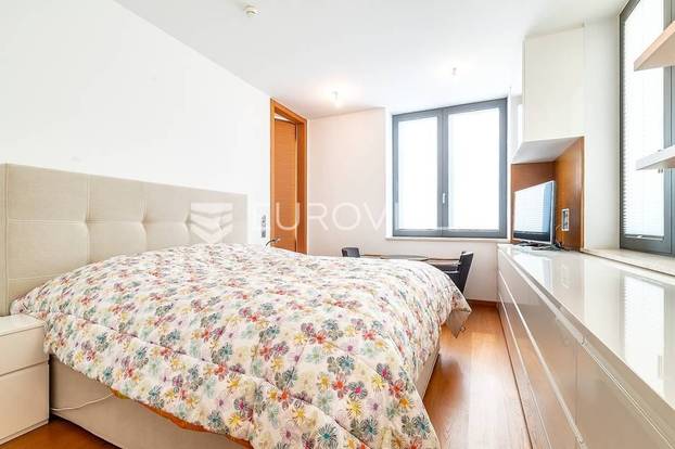 Pršti od luksuza! Prodaju stan u centru Zagreba: 'U boravku je kamen, a zgrada ima recepciju'