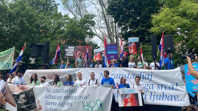 Hod za život završio je na Ribnjaku nakon blokade žena