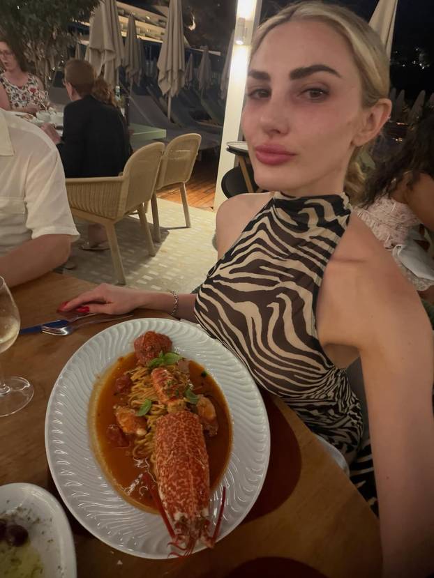 FOTO Možda ste ju sreli... Bujna influencerica posjetila Jadran: 'Ja sam u Hrvatskoj, a vi niste'