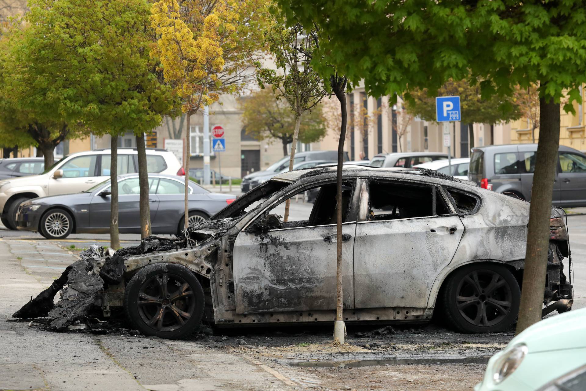 U Osijeku se zapalio automobil