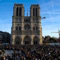 Zvona katedrale Notre-Dame zvonila 88 puta za papu Franju, Eiffelov toranj u mraku