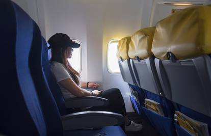 Što ne biste smjeli dodirivati rukama u avionu: Čuvajte se bakterija i virusa dok putujete