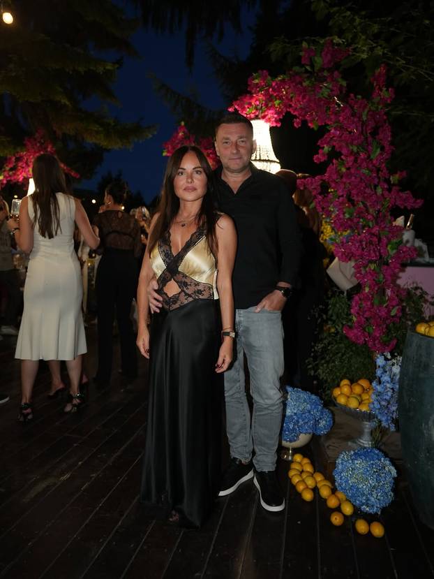 Maja Šuput objavila je fotke s rođendana: Uz nju je bio i Šime, pogledajte kako je proslavila