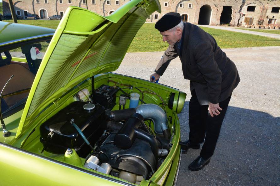 Tomislav je obnovio legendarni auto za djeda i - izmamio  suze