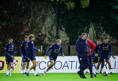Zagreb: Nogometna reprezentacija odradila trening na terenu Hitrec Kacijan