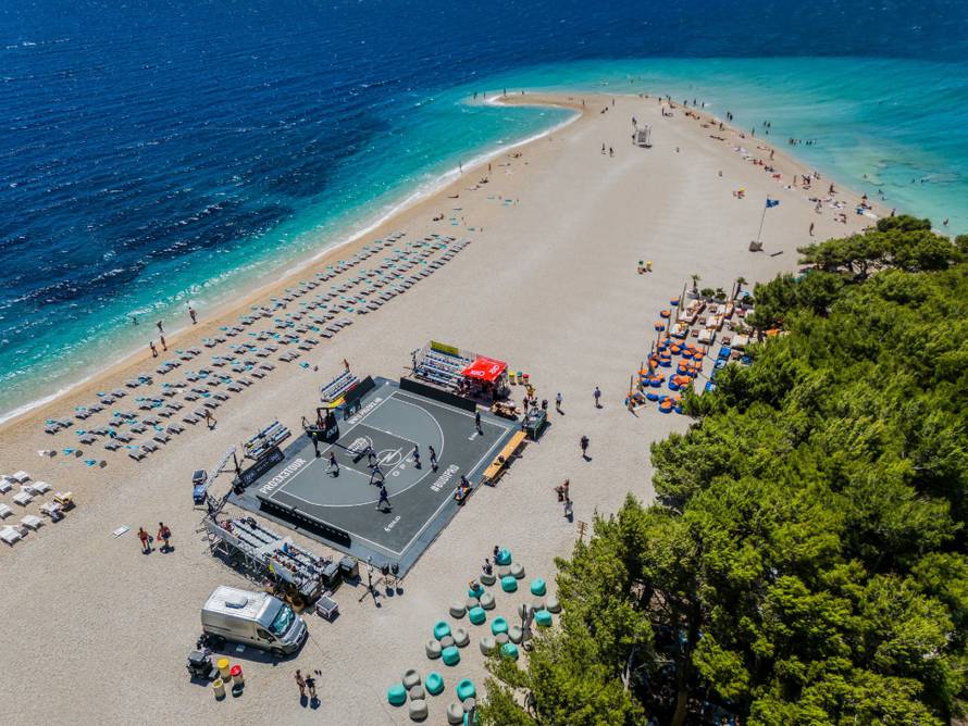 Bol Zlatni Rat.  -  Turnir 3x3 na Zlatnomr Ratu.