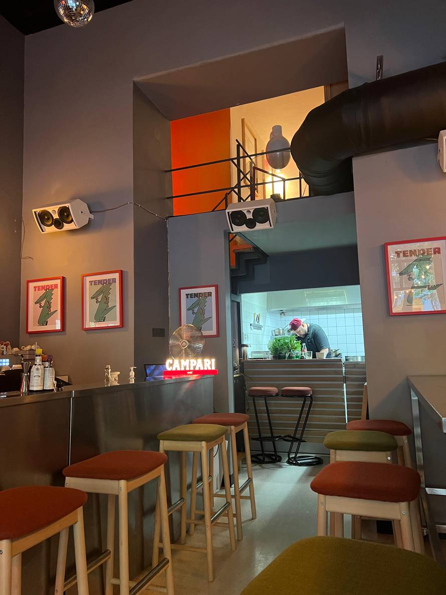 Posjetili smo novo IT koktel mjesto u Zagrebu! Tu radi TV zvijezda. Nudi se i 'pornstar'...