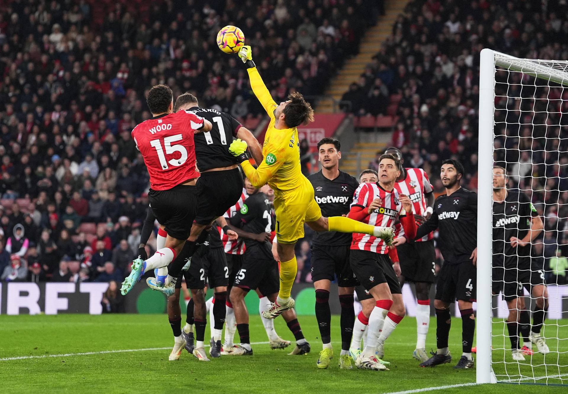 Premier League - Southampton v West Ham United