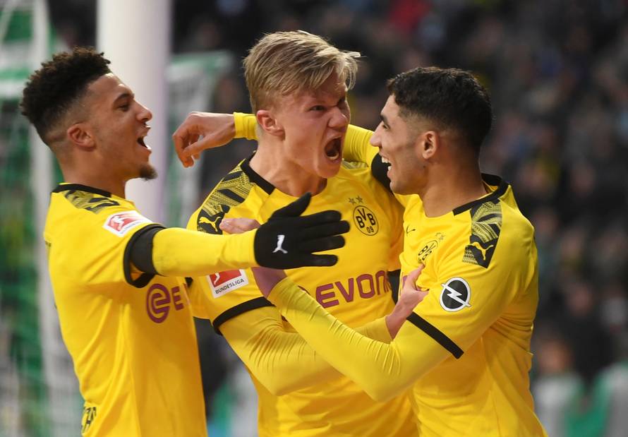 Bundesliga - Werder Bremen v Borussia Dortmund