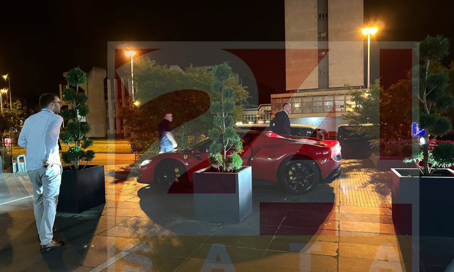 FOTO Bartulica u stožer došao u Ferrariju pa ispalio: 'Bit ću glas običnih ljudi. Ja vama služim...'