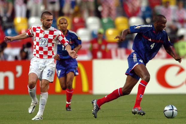 Soccer - UEFA European Championship 2004 - Group B - Croatia v France