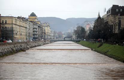 Užas u Sarajevu! Tijelo djeteta i žene našli kako plutaju u rijeci