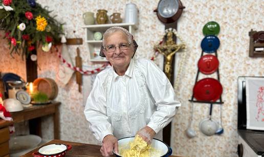 Adventski kalendar kolača, treći dan: Kremasta engleska rolada