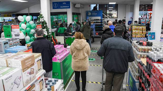 Pevex svečano otvorio novi prodajni centar u Križevcima