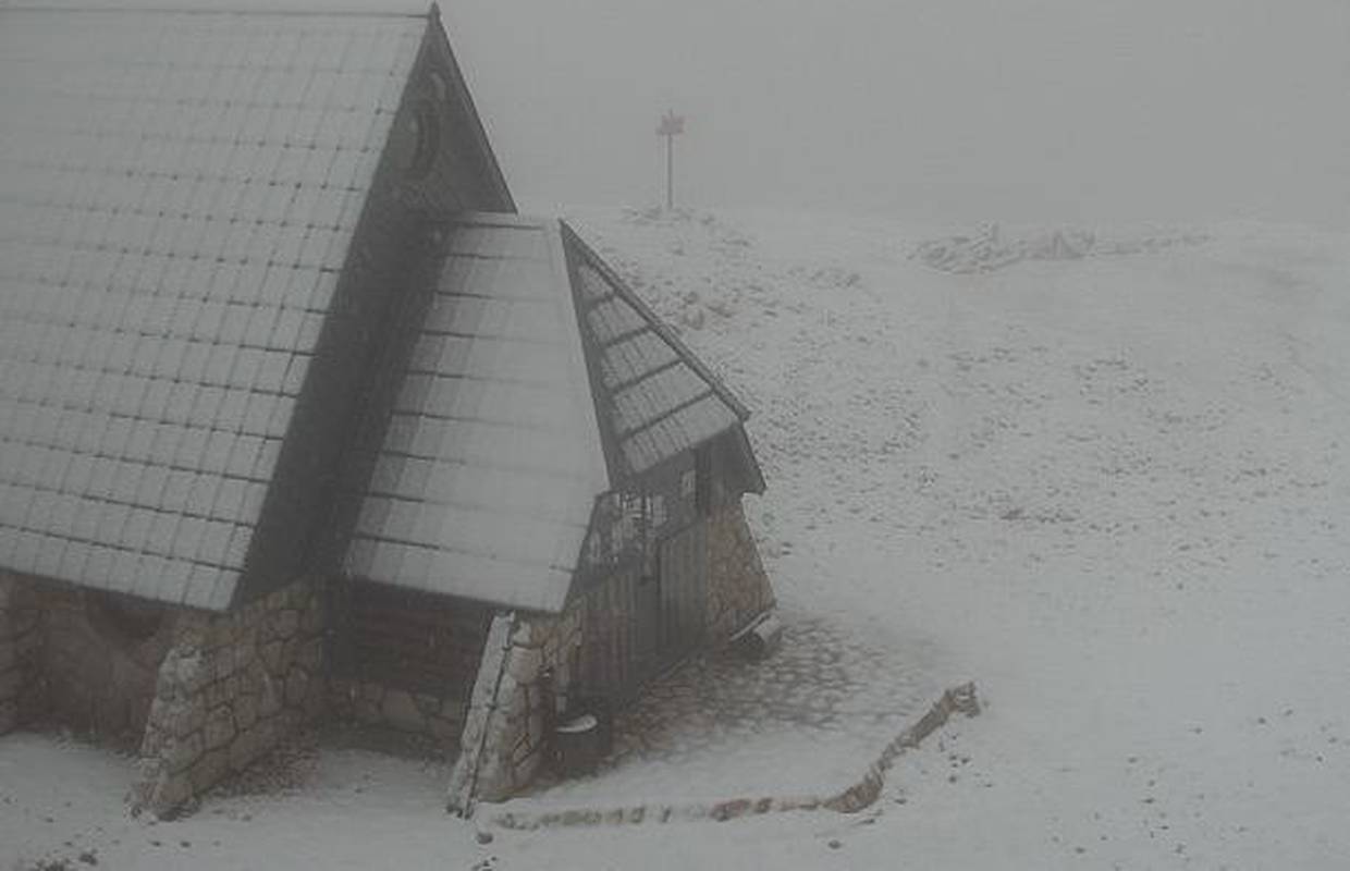 Snježno nevrijeme u Užičkom kraju: Oluja srušila dalekovode, tisuće domova ostalo bez struje