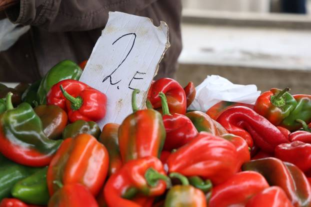 Šibenik: Ponuda na šibenskoj tržnici