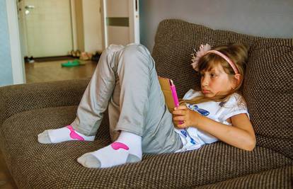 Kako djeci smanjiti vrijeme pred ekranom bez vrištanja i urlanja?