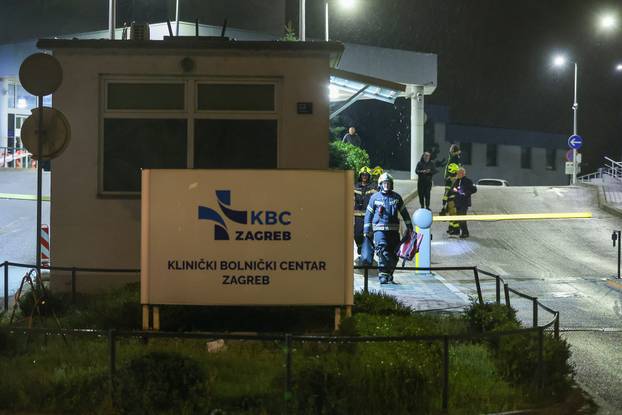 Zagreb: Dio fasade hitnog prijema KBC Zagreb odvojio se uslijed jakog vjetra
