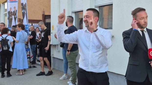 200 fotografija s izbora: Delirij u Splitu i Vukovaru,  velika fešta Rinčić i puse za Selak Raspudić