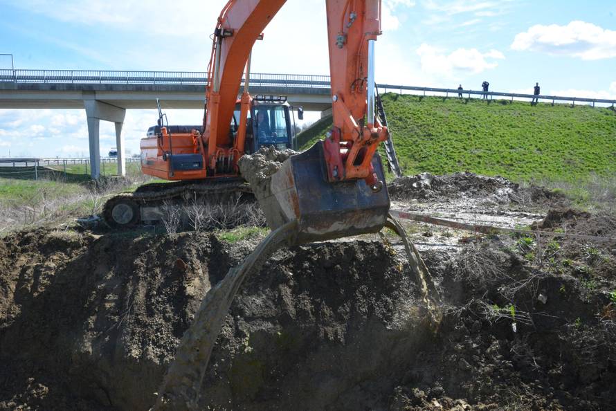 Duspara: Kasni nalaz vode, što krijete? Ćorić: Destruktivni ste