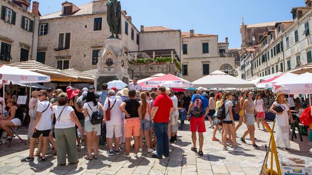 Od početka godine u Hrvatskoj 4.8 milijuna noćenja turista