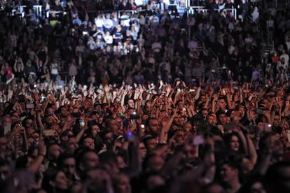 Zagreb: Koncert Parnog valjka "Valjak i prijatelji: Dovoljno je reći…Aki"