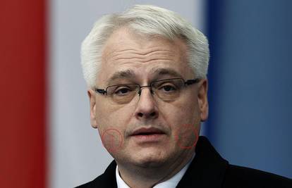 Josipović želi otkriti tko je podmetao kandidatima